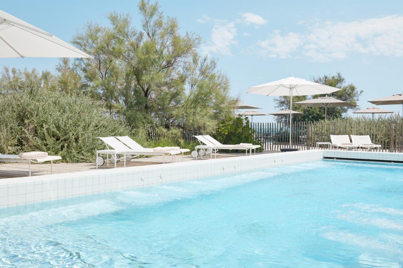Hotel Plage Palace & Spa Palavas-les-Flots Eksteriør billede The swimming pool at the hotel