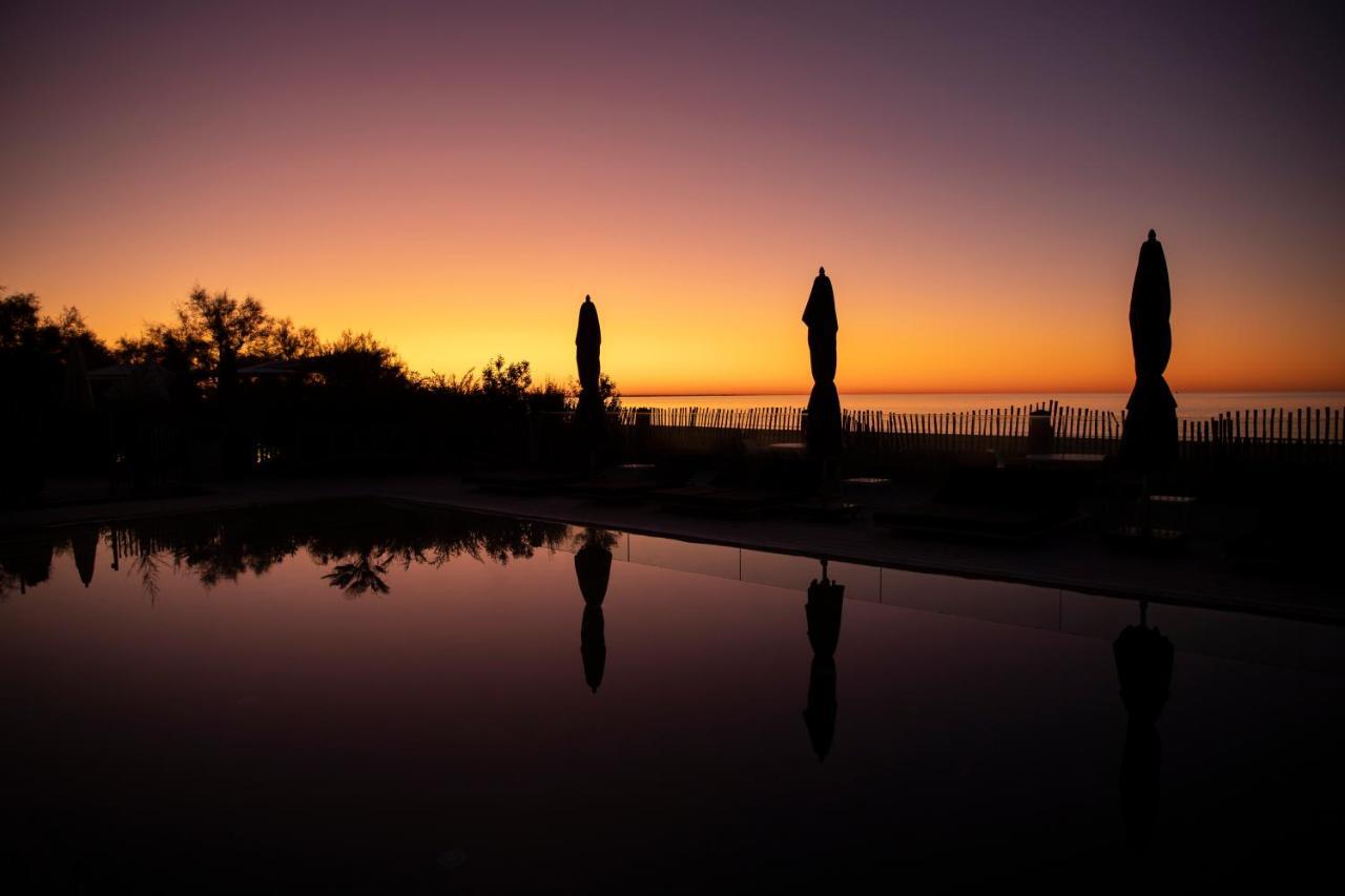Hotel Plage Palace & Spa Palavas-les-Flots Eksteriør billede Sunset at the San Diego Veterans Memorial Cemetery